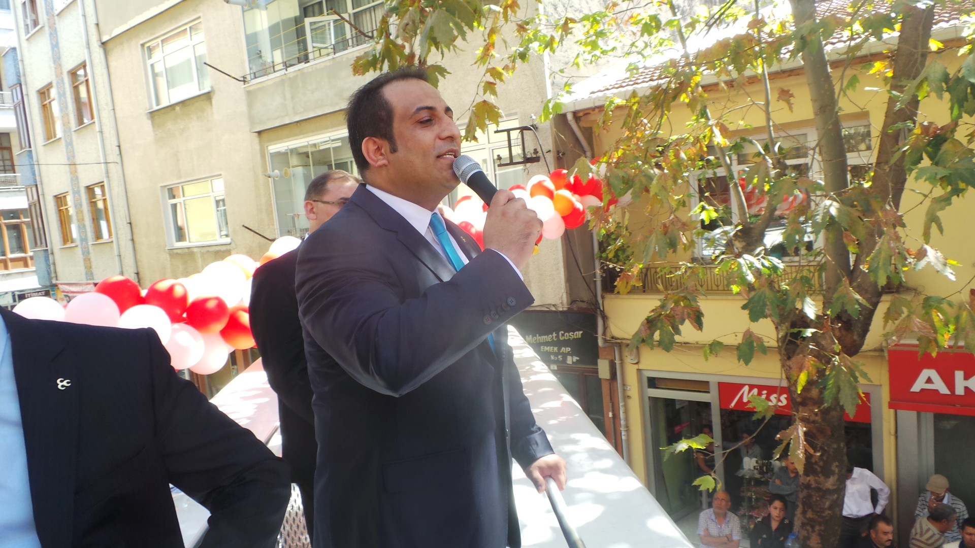 Karslı işadamı bombayı patlattı Kaynak: Karslı işadamı bombayı patlattı